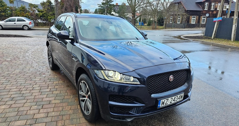 Jaguar F-Pace cena 92900 przebieg: 195000, rok produkcji 2017 z Gostyń małe 781